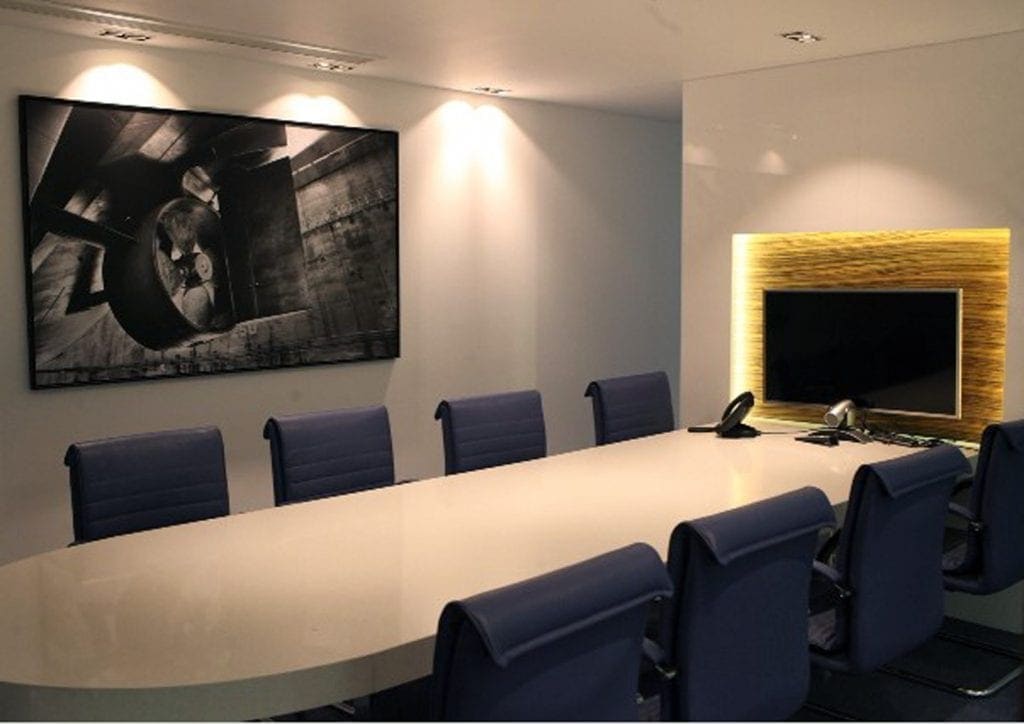 Bespoke Keyline Framing - installation at offices in Fulham - genesis imaging